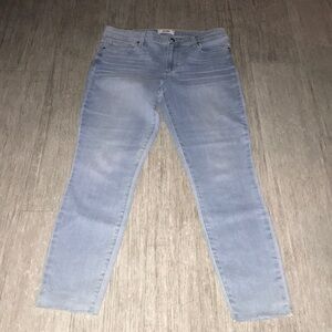 PAIGE Verdugo Ankle Straight Leg in LIGHT BLUE WASH